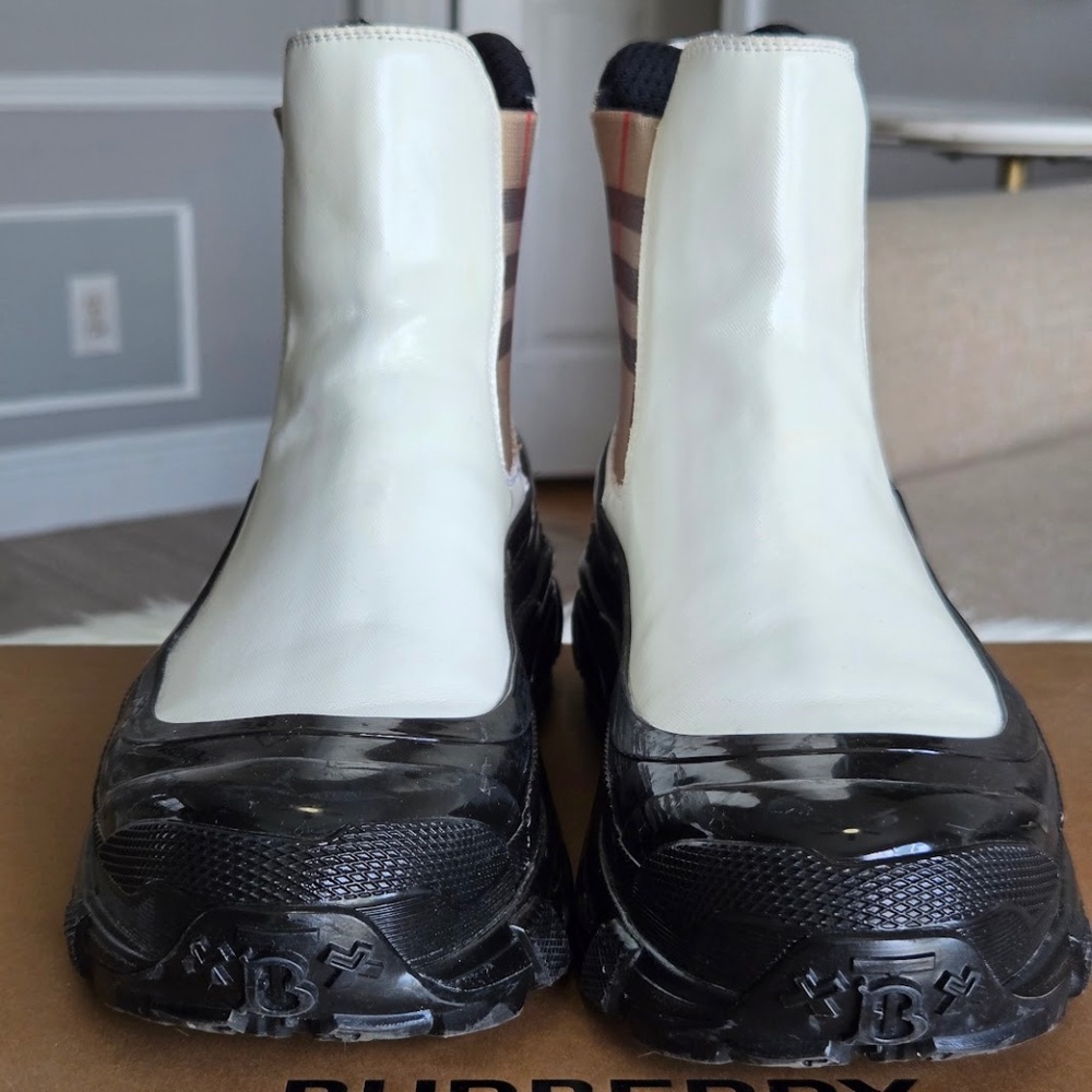 Burberry GH3 Rubber Ankel Boots - Picture 5 of 7